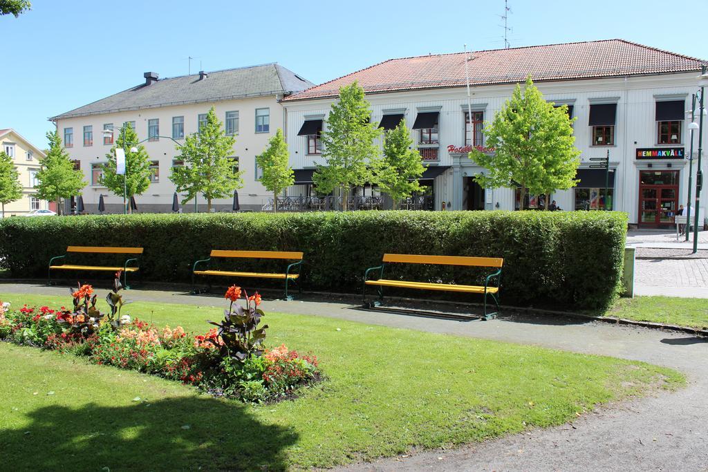 Hotell Laeckoe Lidköping エクステリア 写真